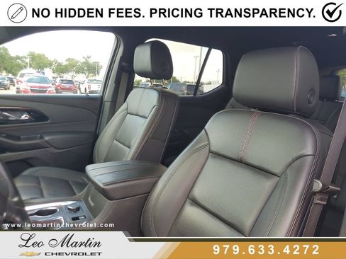Used 2023 Chevrolet Traverse RS FWD image 16