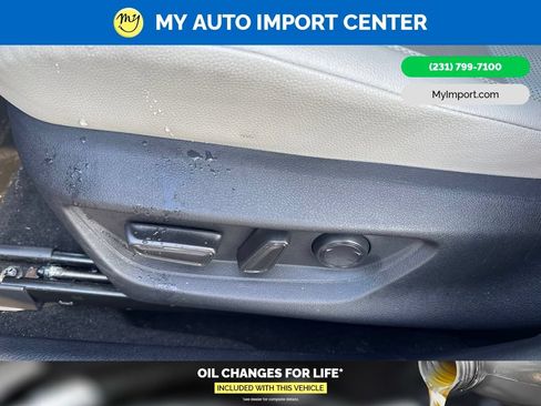 Used 2025 Toyota Camry XLE FWD image 10