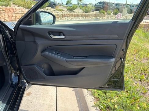 Used 2025 Nissan Altima 2.5 SV w/ SV Special Edition Package AWD/4WD image 21