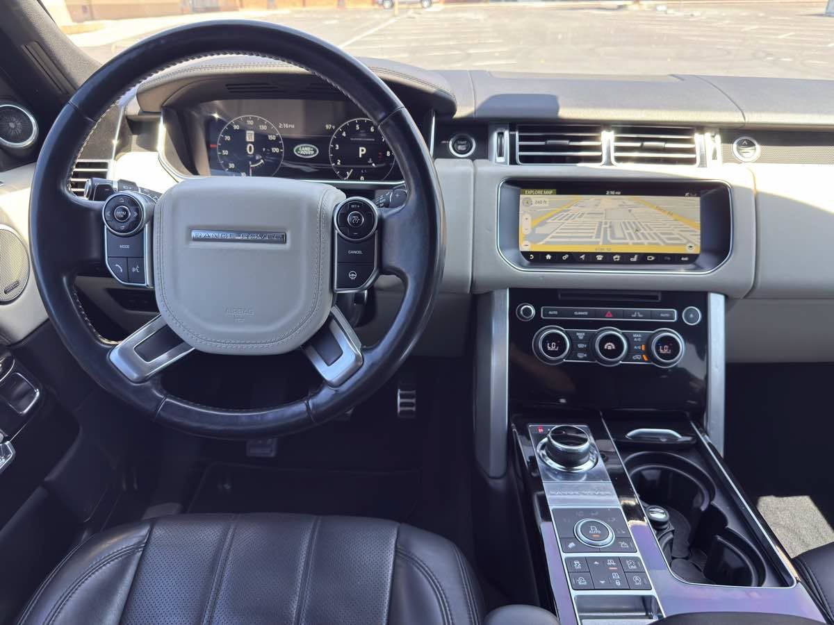 Used 2017 Land Rover Range Rover Supercharged AWD/4WD image 18