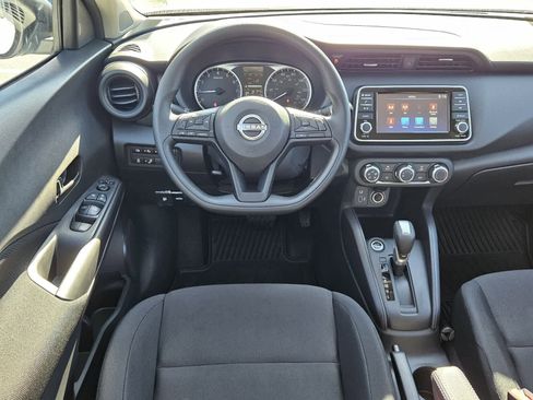 New 2025 Nissan Kicks Play S image 5