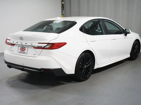 Certified 2025 Toyota Camry SE image 8