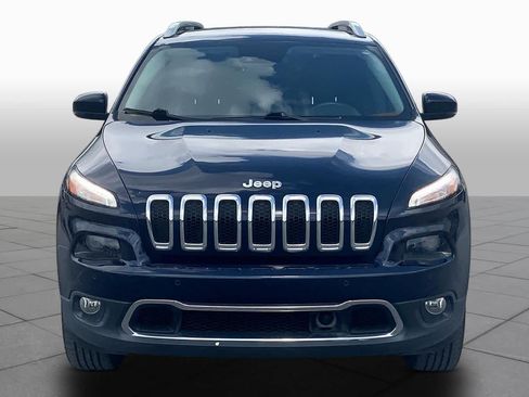 Used 2016 Jeep Cherokee Limited w/ Technology Group AWD/4WD image 4
