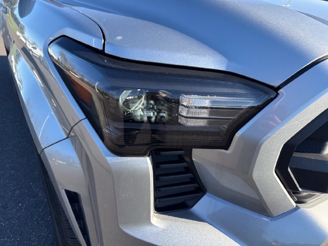 Used 2024 Toyota Tacoma SR5 AWD/4WD image 12