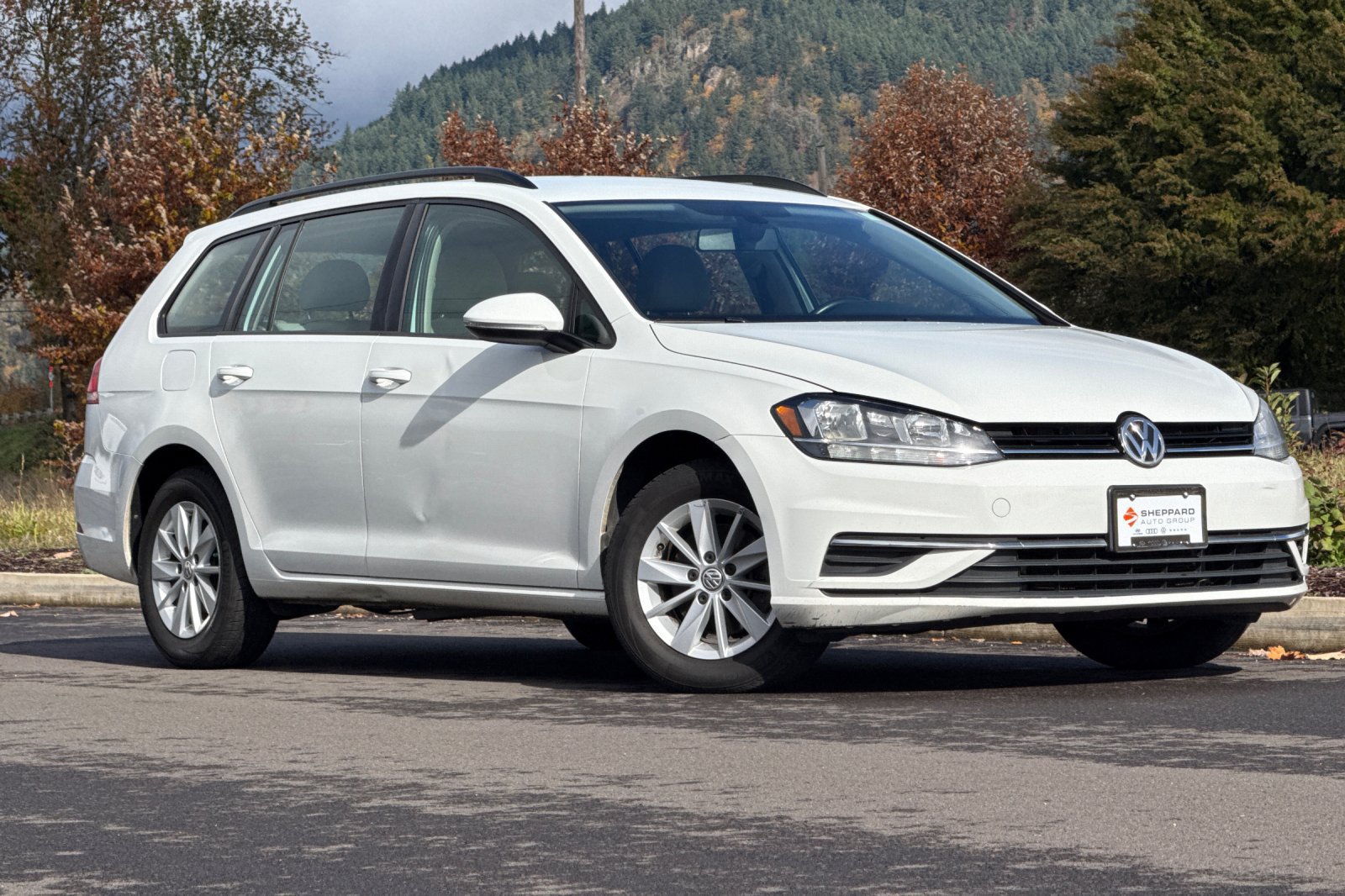 Used 2018 Volkswagen Golf S FWD image 1
