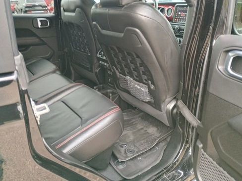 Used 2023 Jeep Gladiator Rubicon w/ Dual Top Group AWD/4WD image 17