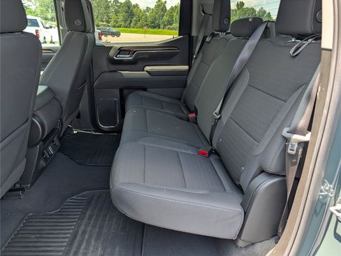 Used 2025 Chevrolet Silverado 1500 LT AWD/4WD image 32