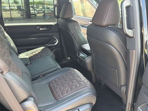 Used 2025 Nissan Armada Platinum Reserve AWD/4WD image 16