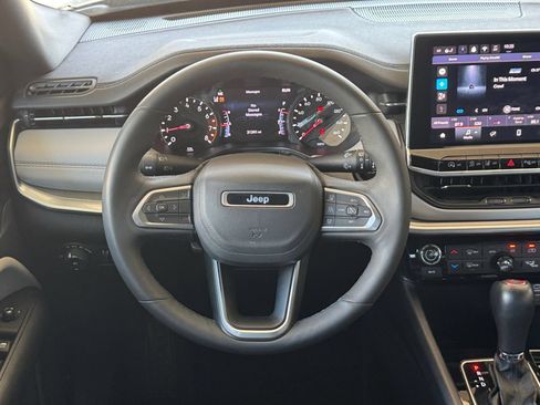 Used 2025 Jeep Compass Limited AWD/4WD image 24