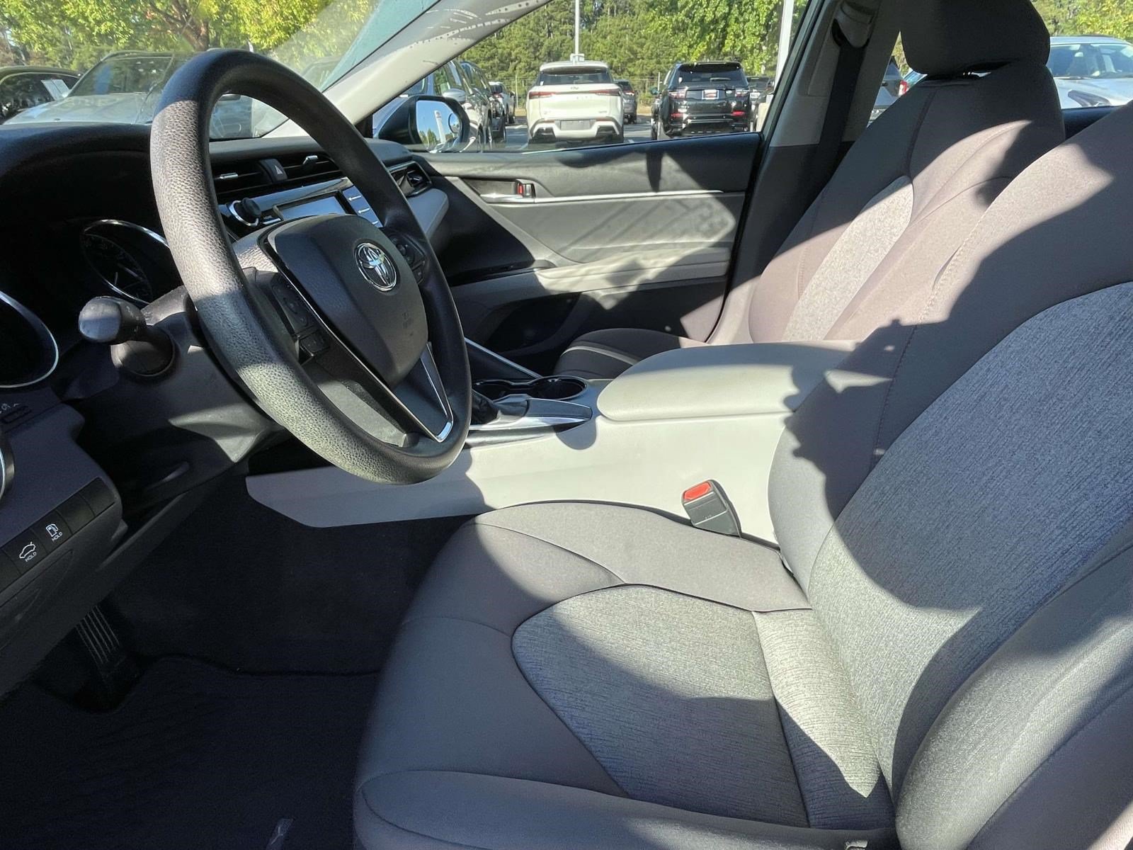 Used 2020 Toyota Camry LE FWD image 13