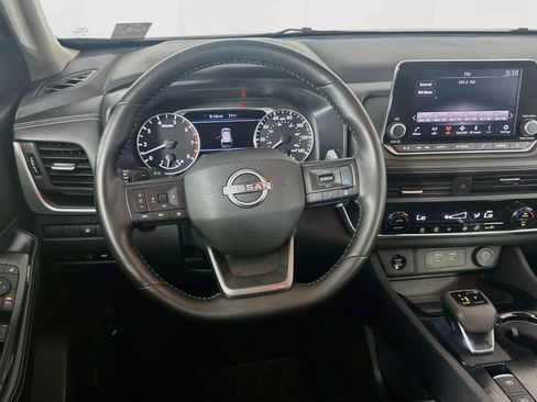 Used 2025 Nissan Rogue SV FWD image 18
