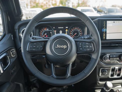 New 2025 Jeep Gladiator Sport w/ Premium Package image 28