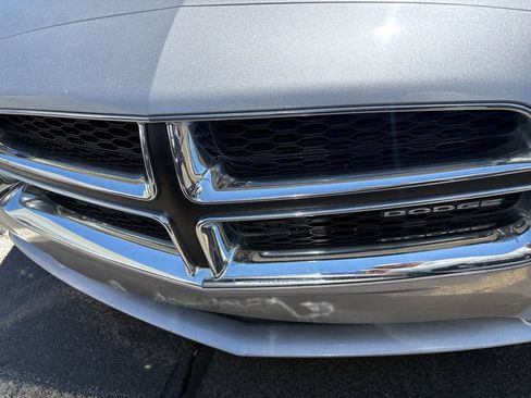 Used 2011 Dodge Charger SE RWD image 9