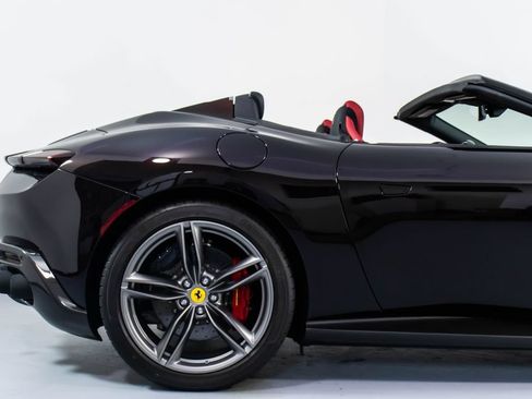 Certified 2024 Ferrari Roma Spider RWD image 17