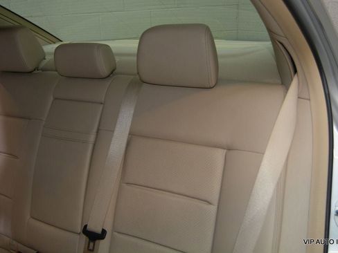 Used 2014 Mercedes-Benz E 350 Sedan image 22