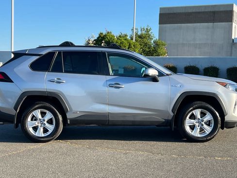 Used 2020 Toyota RAV4 LE w/ Carpet Mat Package image 6