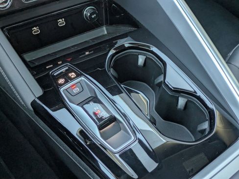 Used 2025 Audi Q5 Premium w/ Convenience Package image 19