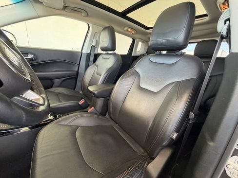 Used 2018 Jeep Compass Limited w/ Navigation Group AWD/4WD image 26