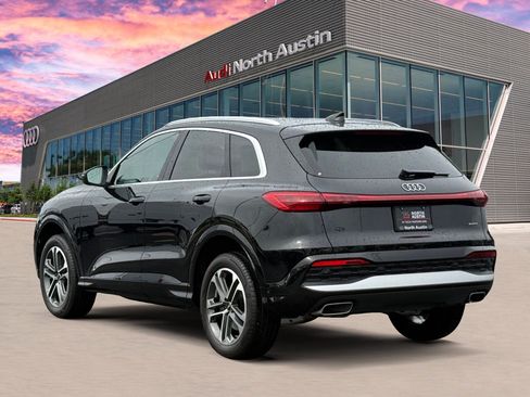 Certified 2025 Audi Q5 Premium w/ Convenience Package AWD/4WD image 6