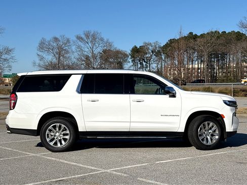 Used 2023 Chevrolet Suburban Premier image 19