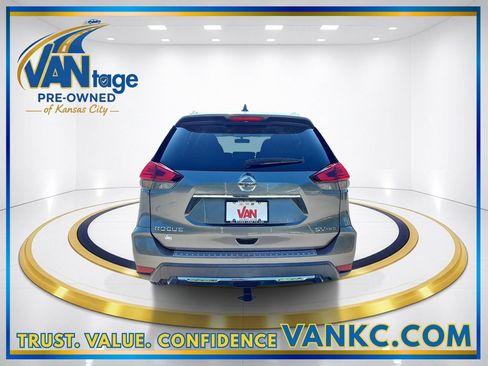 Used 2017 Nissan Rogue SV w/ SV Premium Package AWD/4WD image 7