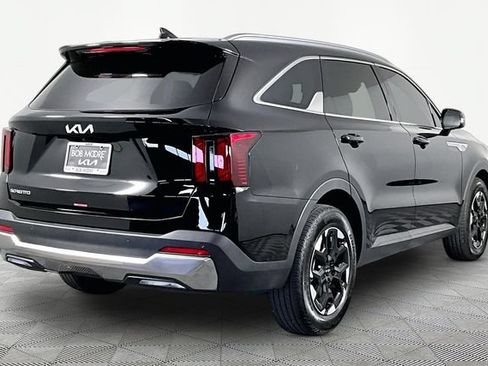 Certified 2026 Kia Sorento S w/ S Panoramic Sunroof Package FWD image 6