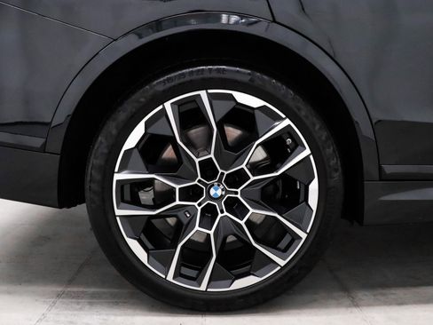 Used 2026 BMW X7 M60i image 7
