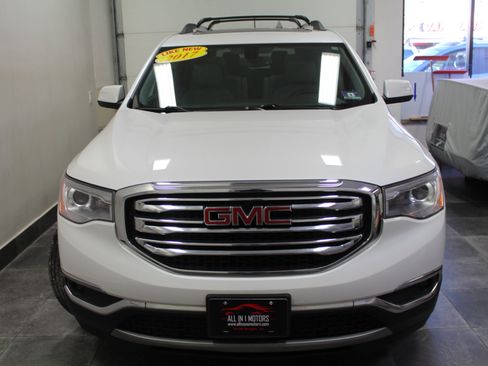 Used 2017 GMC Acadia SLT image 2