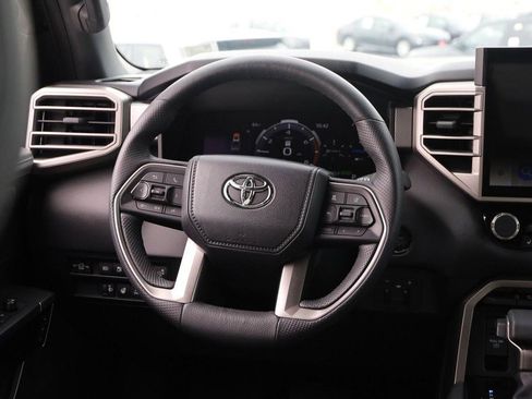 Used 2025 Toyota Tundra Limited AWD/4WD image 23