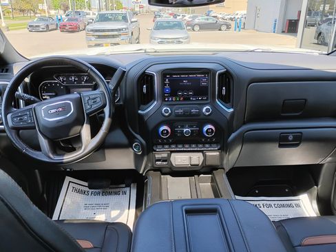 Used 2022 GMC Sierra 2500 AT4 w/ AT4 Preferred Package AWD/4WD image 13