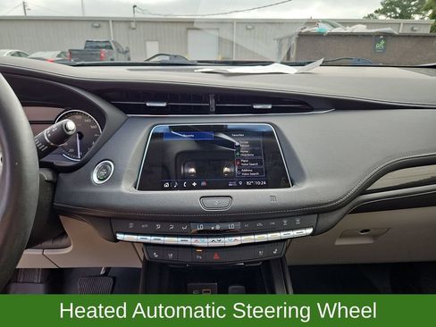 Used 2019 Cadillac XT4 Premium Luxury FWD image 16