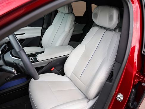 Certified 2024 Cadillac Lyriq Luxury RWD image 7