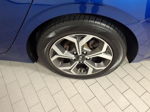 Used 2020 Kia Forte LXS FWD image 8