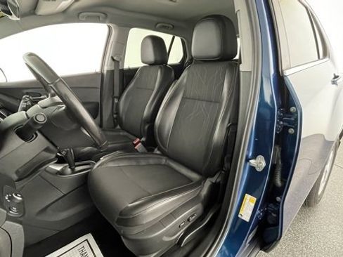 Used 2019 Chevrolet Trax LT w/ LT Convenience Package image 33