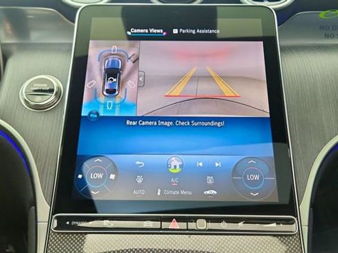 Used 2025 Mercedes-Benz GLC 300 4MATIC image 49