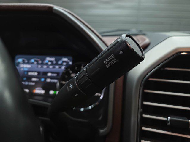 Used 2021 Ford F450 Platinum w/ FX4 Off-Road Package AWD/4WD image 28