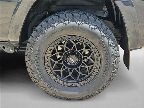 Used 2024 Toyota 4Runner SR5 AWD/4WD image 23