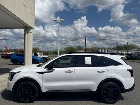 Used 2024 Kia Sorento SX Prestige image 3