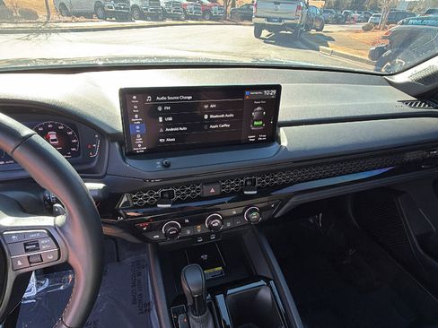 Used 2025 Honda Accord Sport image 31