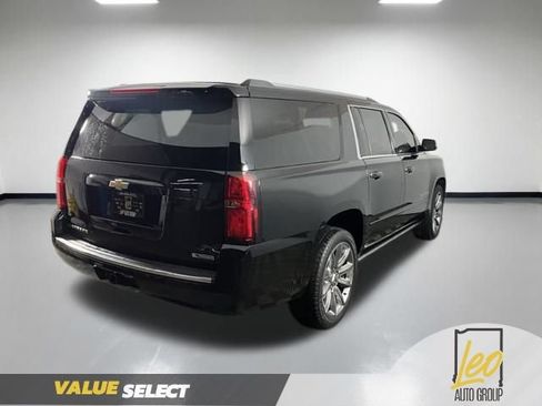 Used 2017 Chevrolet Suburban Premier AWD/4WD image 6
