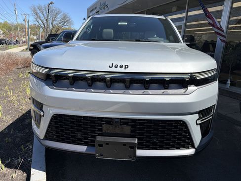 New 2026 Jeep Grand Wagoneer Limited AWD/4WD image 3
