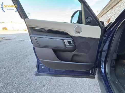 Used 2018 Land Rover Discovery SE image 46