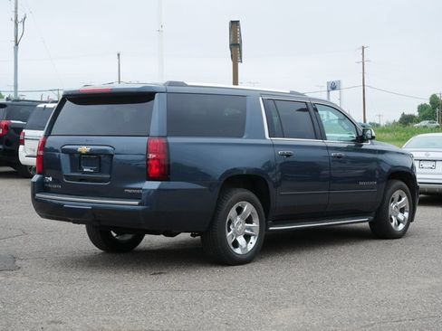 Used 2020 Chevrolet Suburban Premier AWD/4WD image 3