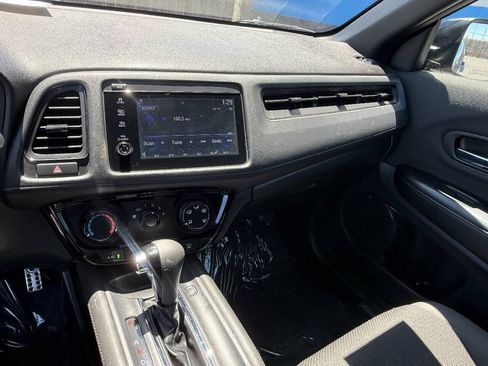 Used 2021 Honda HR-V Sport image 9