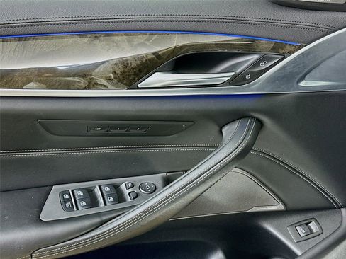 Used 2018 BMW M550i xDrive image 18