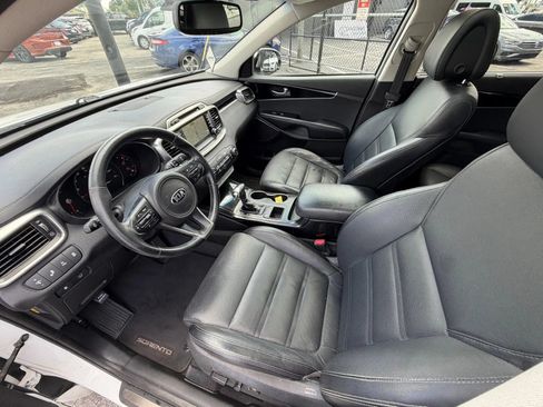 Used 2016 Kia Sorento SX FWD image 11