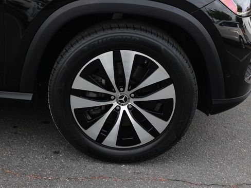 Used 2025 Mercedes-Benz GLE 450e 4MATIC w/ Driver Assistance Package image 8