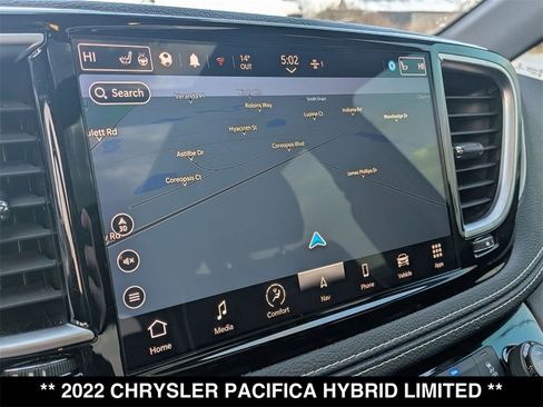 Used 2022 Chrysler Pacifica Limited w/ Uconnect Theater Family Group image 8