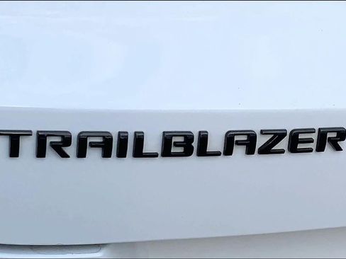 Used 2023 Chevrolet TrailBlazer RS w/ Sun and Liftgate Package FWD image 28