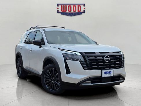 New 2026 Nissan Pathfinder SL image 1